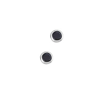 Zilveren oorknopjes met zirkonia 4, 6 en 8 mm – close-up van de sluiting