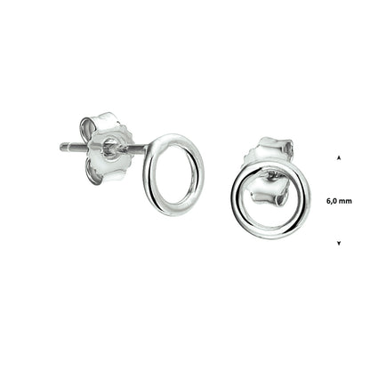 Zilveren oorknopjes rondje 6 mm – detailfoto