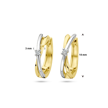Bicolor gouden klapoorringen met diamant – 14 karaat – close-up van de sluiting