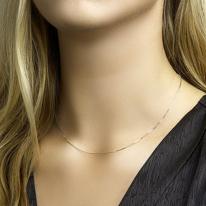 Witgouden venetiaanse ketting 0,8 mm – 14 karaat – close-up van de sluiting
