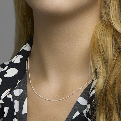 Zilveren gourmette ketting 1,2 mm, 32 tot 60 cm – zijaanzicht