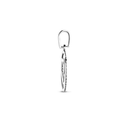 Zilveren hanger met hartjes, gediamanteerd – detailfoto