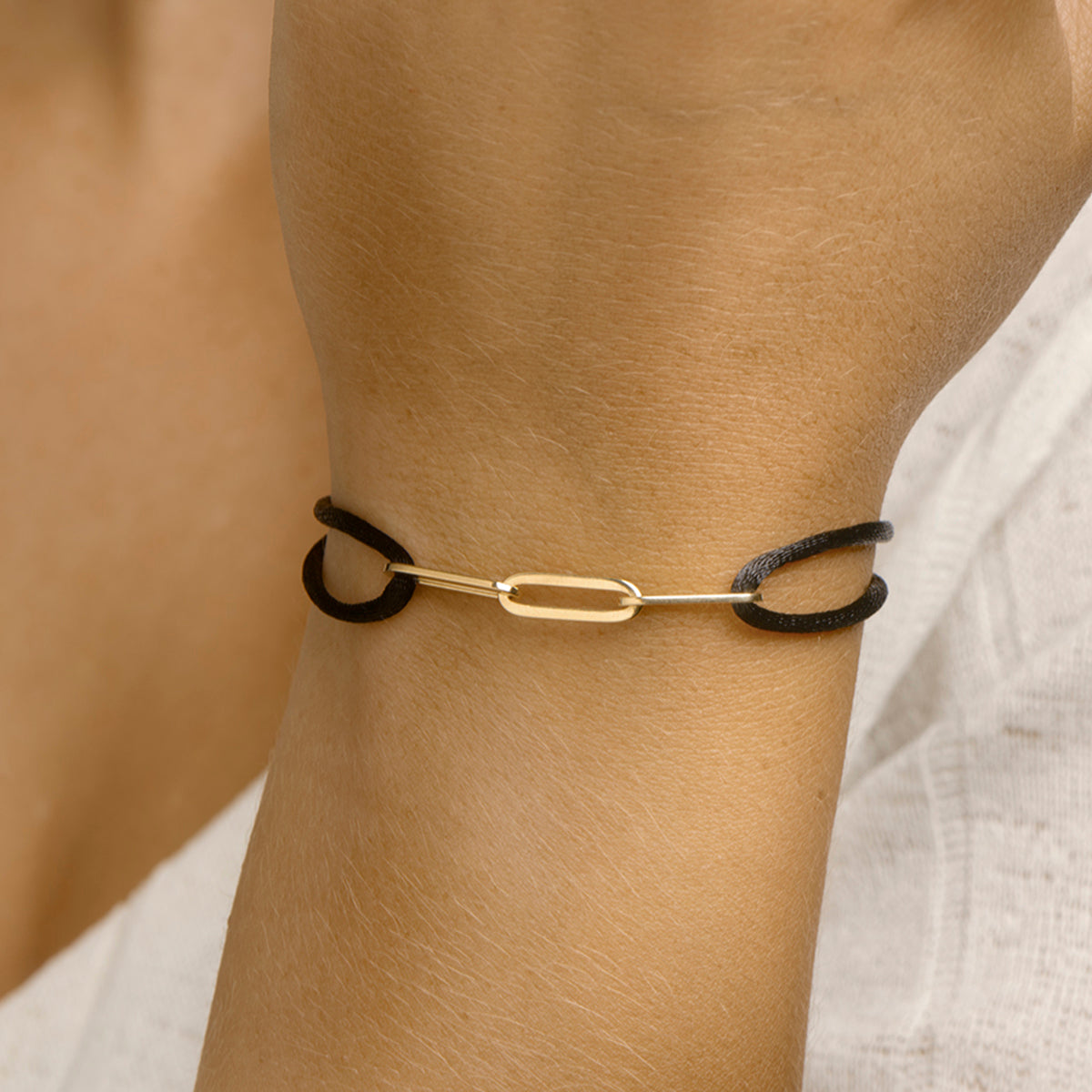 Zilveren armband op satijnen koord in tien kleuren – extra foto