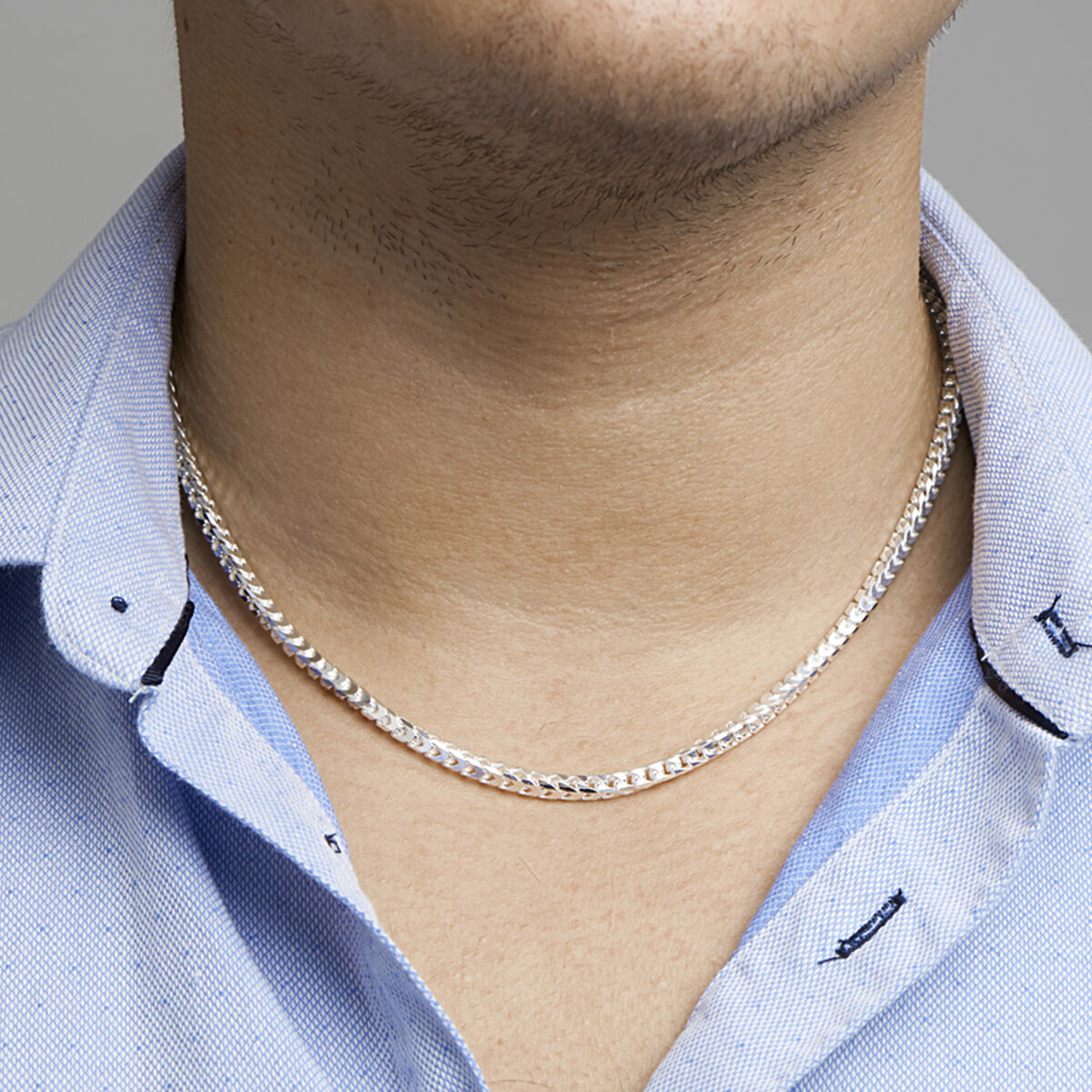 Zilveren gourmette 4 mm – armband of ketting – zijaanzicht