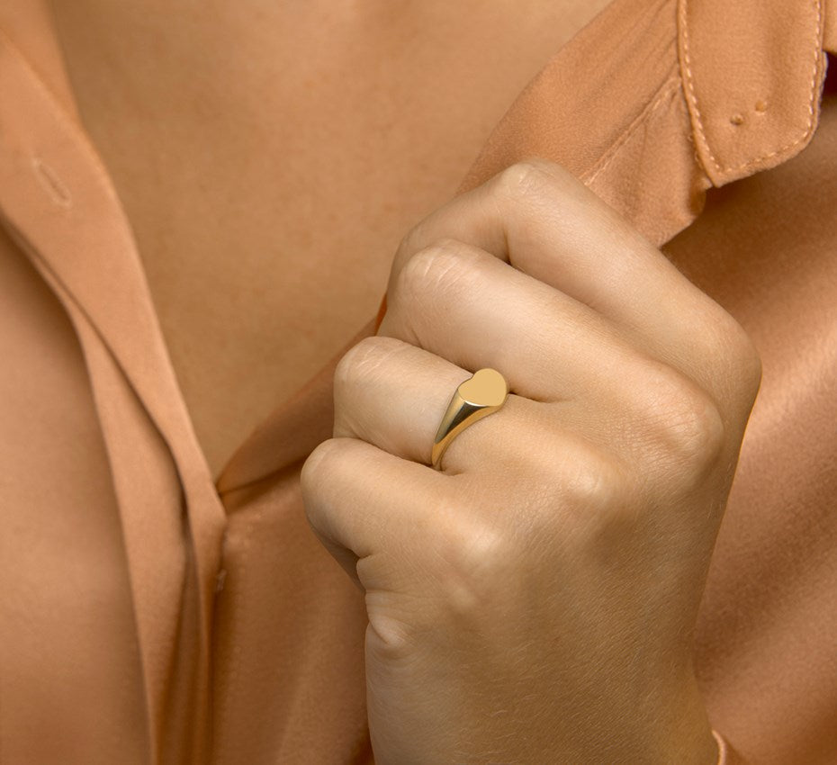 Gouden graveerring met hartje – 14 karaat