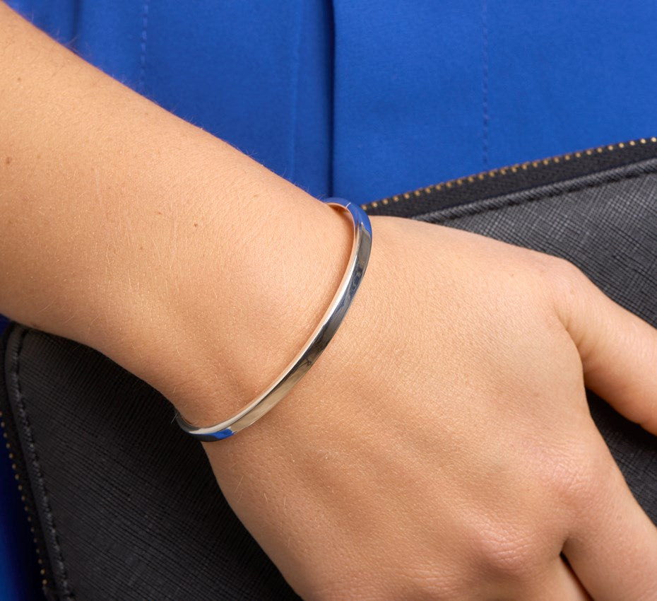 Zilveren bangle met vlakke buis 4 × 60 mm