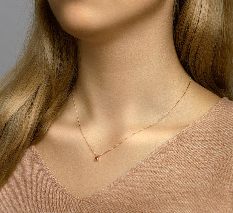 Gouden ketting met robijn – 14 karaat