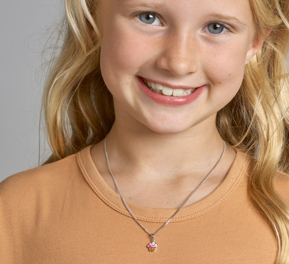 Zilveren kinderketting met cupcake van emaille