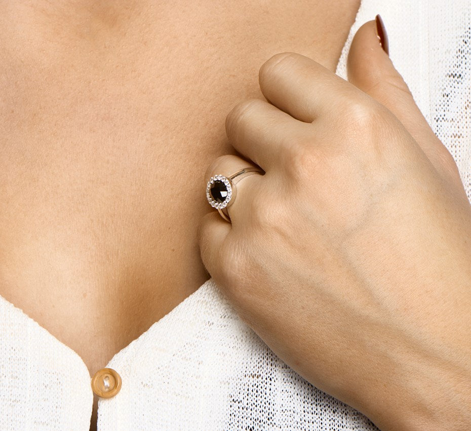 Zilveren ring met onyx en zirkonia