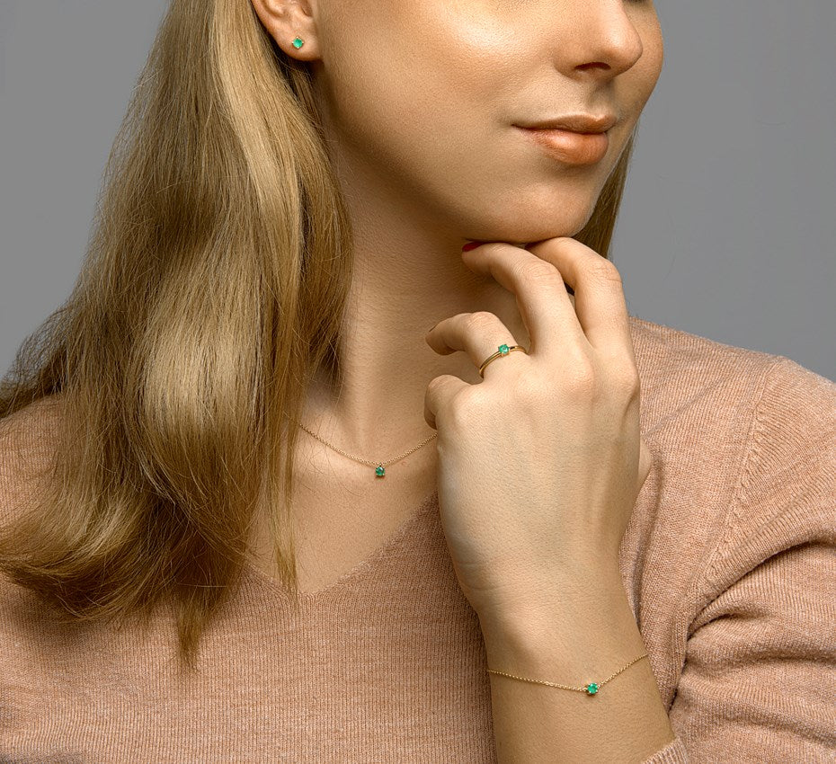 Gouden ketting met smaragd – 14 karaat