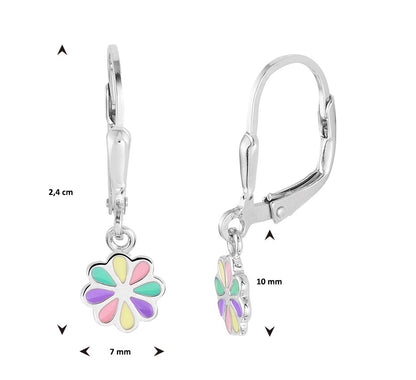 Zilveren oorhangers met bloem van emaille – close-up van de sluiting