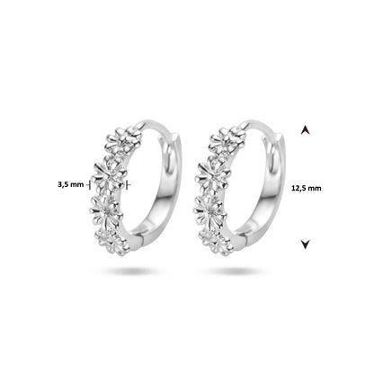 Zilveren klapoorringen met bloemen 12,5 mm – close-up van de sluiting
