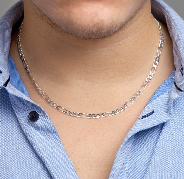 Zilveren figaro ketting 5 mm – gedragen