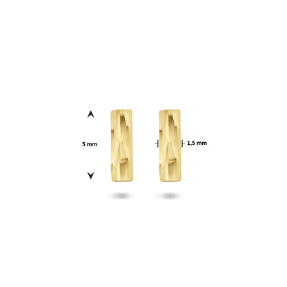 Gouden oorknopjes balkje – 14 karaat – close-up van de sluiting